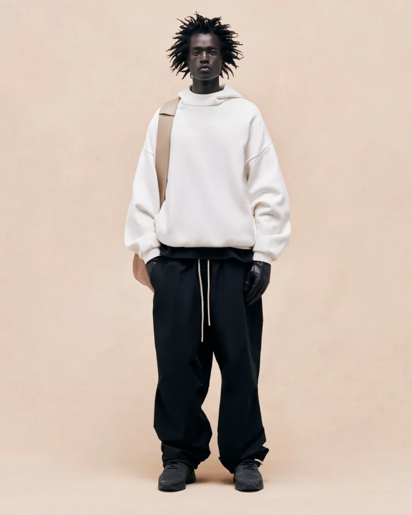 What Makes the Essentials Hoodie a Modern Fashion Classic?