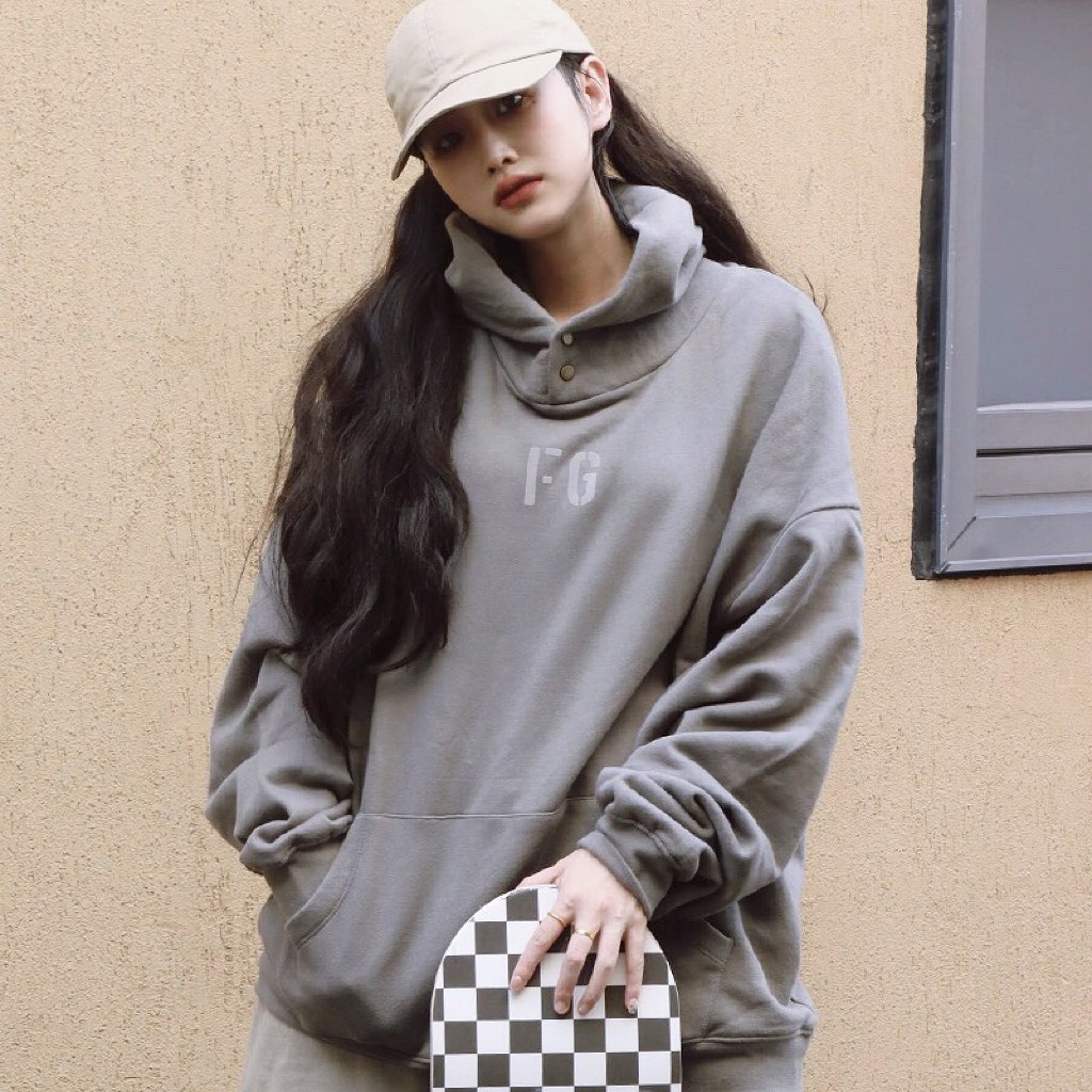 Why the Essentials Hoodie is a Staple in Modern Fashion